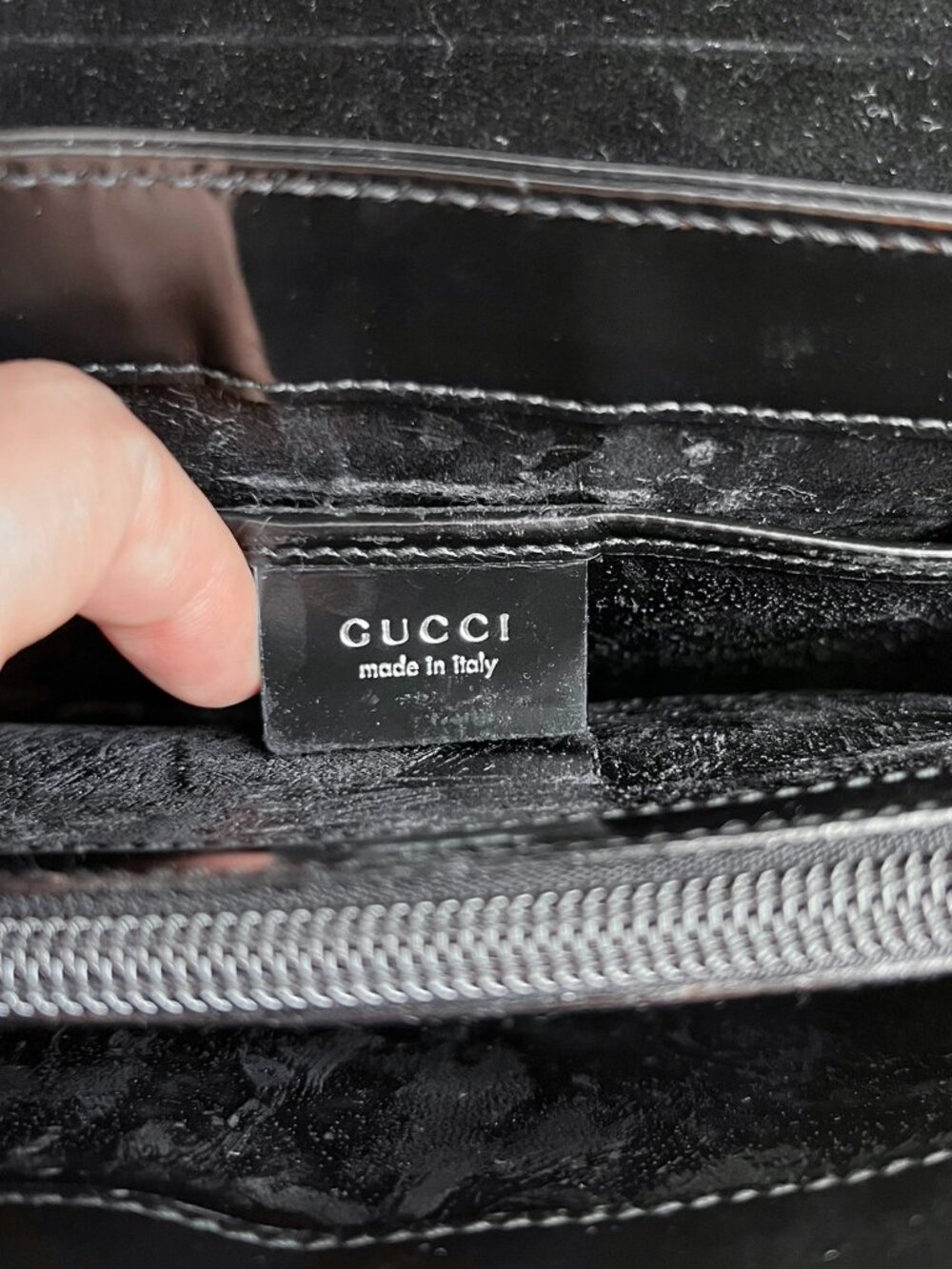 authentic Gucci embossed logo structured leather flap shoulder bag by Tom Ford - Picture 9 of 15